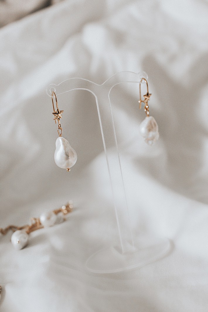 6E171CCE-1515-4FF5-8663-404E80C9586F