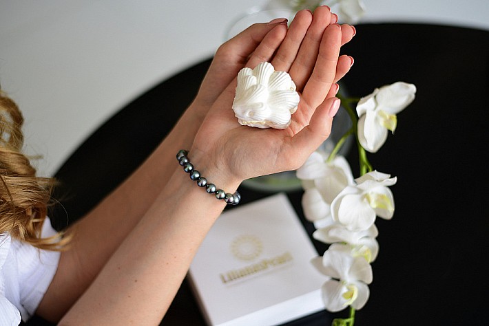 F5A9FCDF-EDF7-4699-84F3-172EA054FE0C